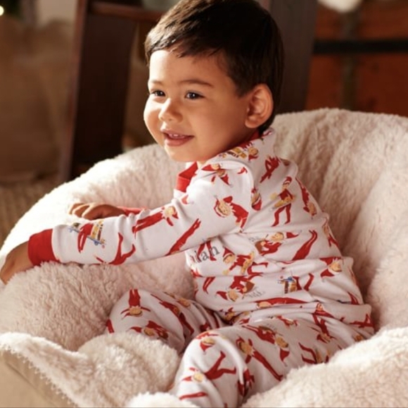 Pottery barn kids, Elf on the shelf pajama sets- size 2T - Picture 6 of 8